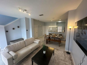 10 min from Disney 3 bedrooms Home